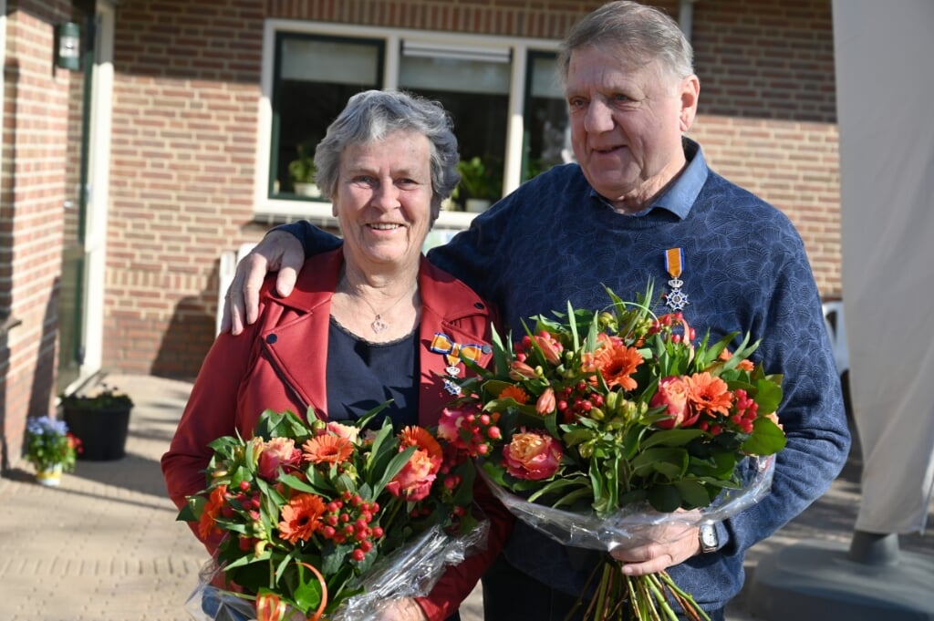 Gerhard en Marietje Besselink kregen beide een koninklijke onderscheiding. Foto: Gemeente Bronckhorst