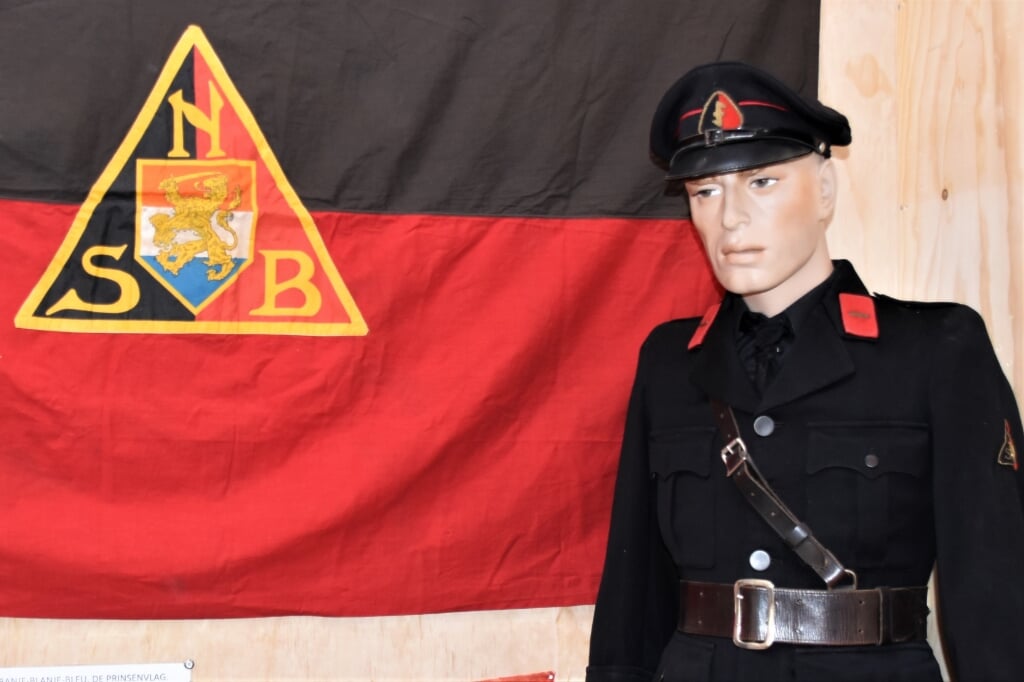 Origineel NSB uniform, gedragen door een inwoner van Zelhem. Foto: Alice Rouwhorst