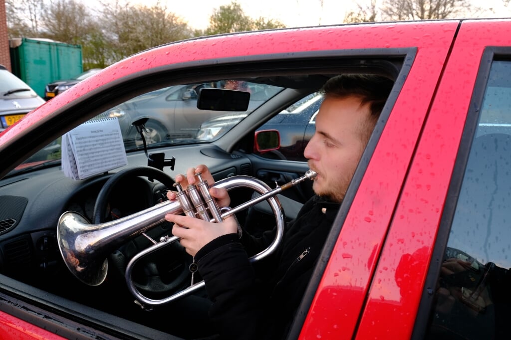 Coronaproof musiceren vanuit eigen auto. Foto: Mathijs Roelofsen 