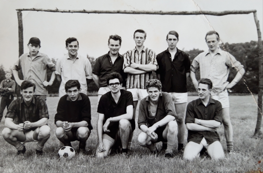 Het voetbalelftal uit Dale. Foto: collectie Leo van der Linde