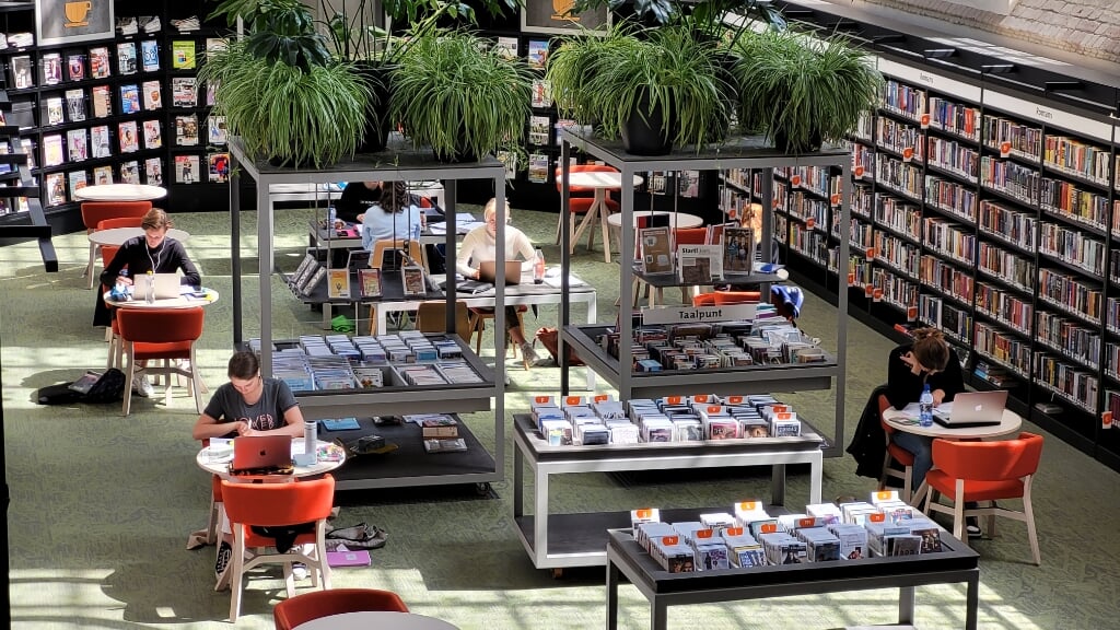 Scholieren kunnen ’s middags terecht in de bibliotheken van Zutphen, Lochem en Warnsveld om rustig te studeren. Foto: PR