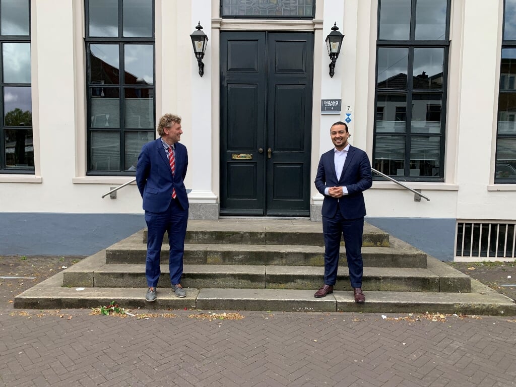 Burgemeester Stapelkamp ontvangt Don Ceder in Aalten. Foto: PR