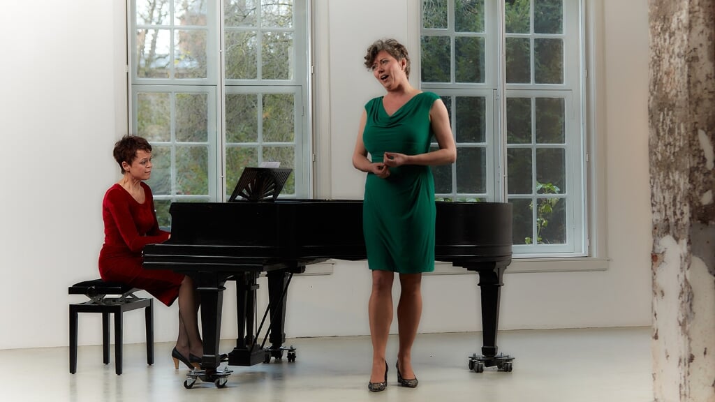 Ellen Pieterse, zangeres en pianiste Monique van de Ven treden op in de Dorpskerk Vorden. Foto: PR