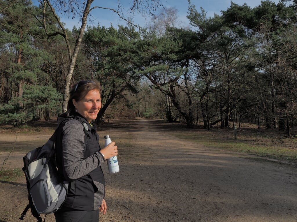 Wandelcoach Erna Eskes gelooft in de helende werking van de natuur. Eigen foto
