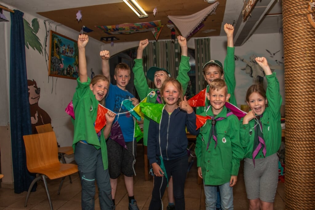De welpen van Scouting Sweder van Voorst in Hummelo zijn blij met een derde plek! Foto: Liesbeth Spaansen