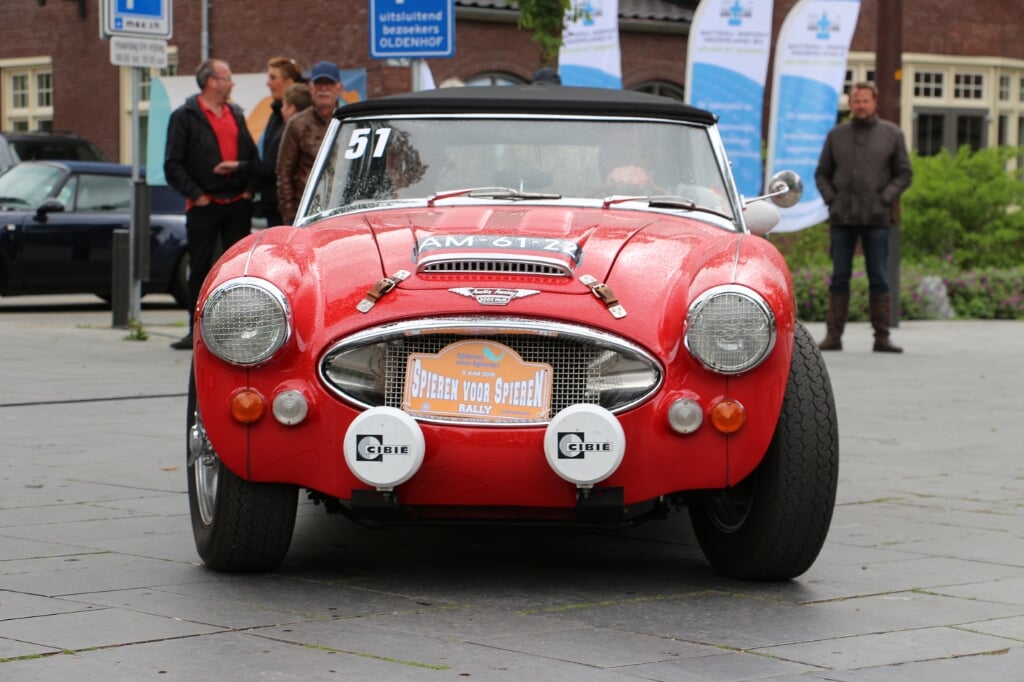 Onder de deelnemers bevinden zich elk jaar een groot aantal klassieke en exotische auto’s. Foto: PR