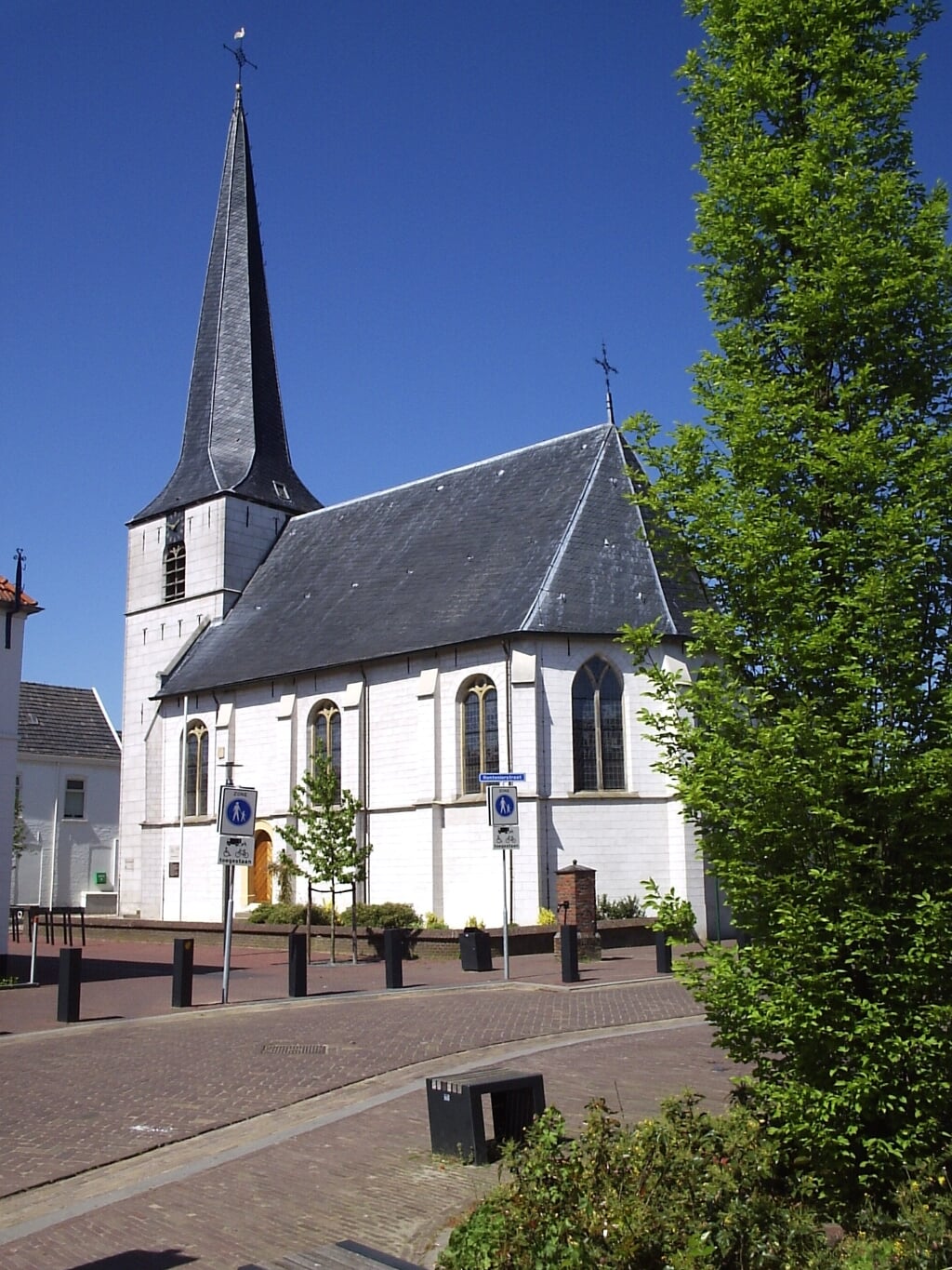 De Johanneskerk aan de Rentenierstraat in Lichtenvoorde. Foto: Frits van Lochem