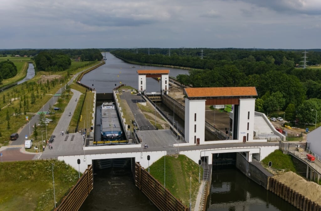Dronefoto sluis Eefde. Foto: Lock to Twente