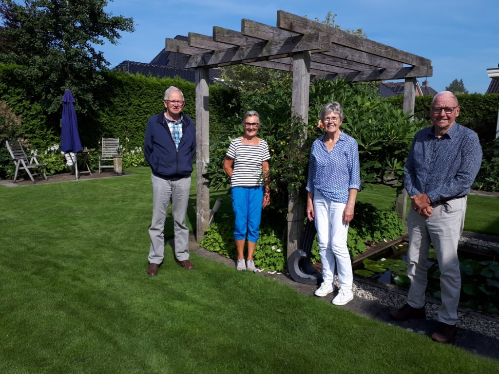 Het bestuur van PCOB, van links af Wim Tolkamp, Ineke Lubbers, Tjikke Hoekstra en Ad Brethouwer. Foto PR