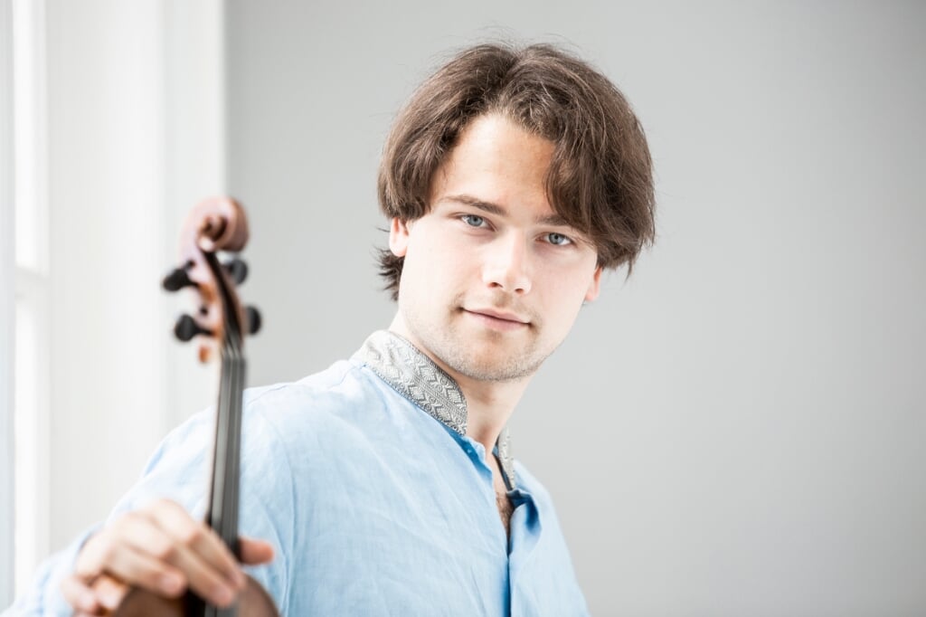 Tim Brackman, violist en artistiek leider van Podium Eibergen, organiseert de eerste editie van het Kamermuziekfestival Eibergen. Foto: Foppe Schut