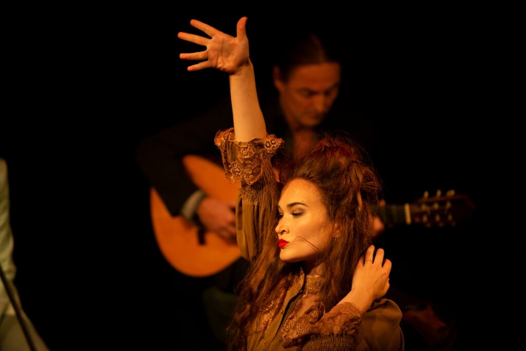 De flamenco zelf ervaren kan tijdens de workshop van Conchita Boon. Foto: Clemens Boon