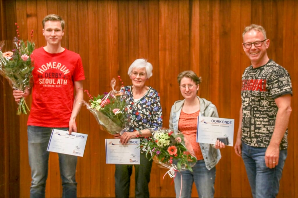 Robin Oonk, Ans Zegveld, Samantha Kornegoor en Erwin Sportel. Foto: Harmonie Vorden