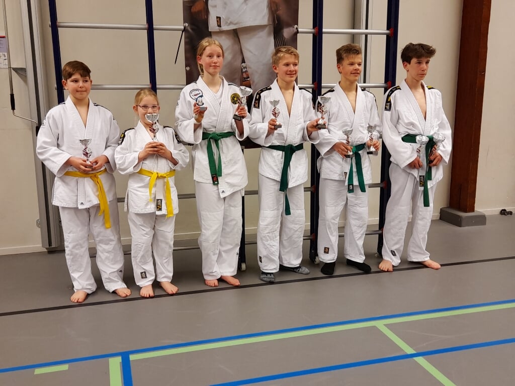 De zes judoka’s van ’t Höfke, trots op hun prestatie. Foto: PR 
