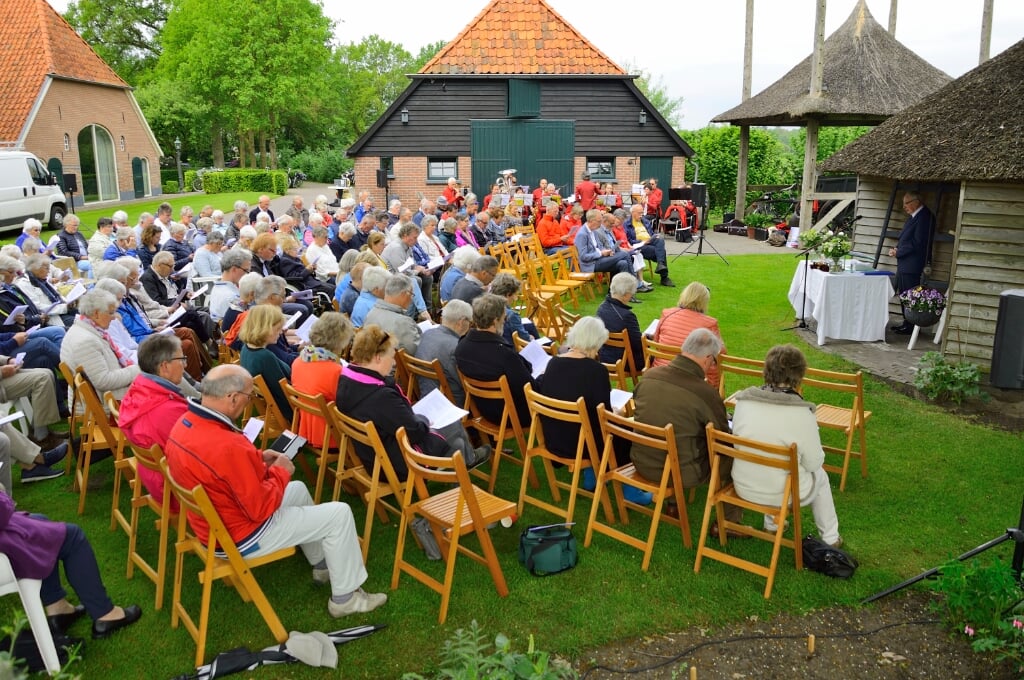 De Raad van Kerken rekent weer op een vol erf van boerderij ‘De Klooster’ aan de Batsdijk in Ruurlo. Foto: PR. 
