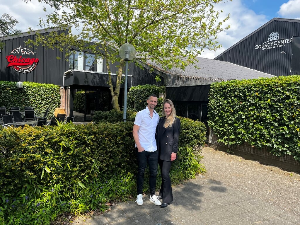 Jorik Meijer en Angelita Peters zijn per 1 mei de trotse eigenaars van het Sourcy Center in Zieuwent. Foto: eigen foto