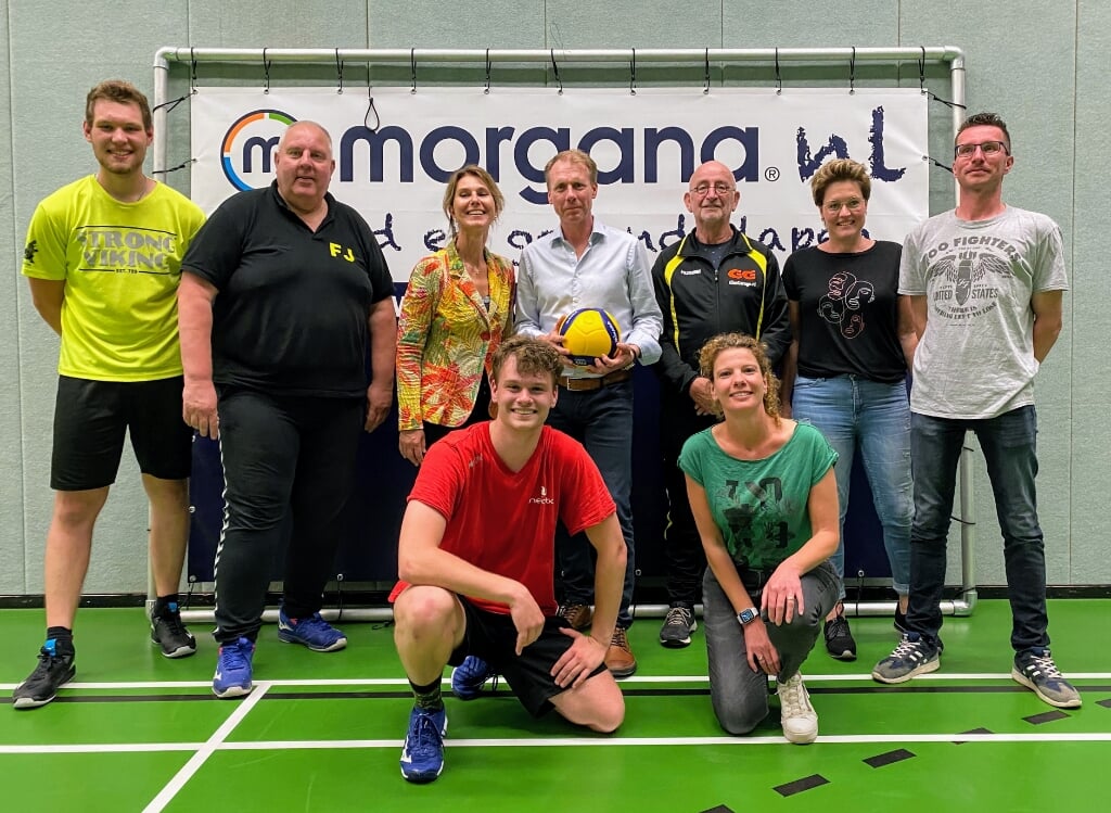 Trainers, sponsoren en medewerkers jeugdzaken van Morgana DVO uit Hengelo. Foto: PR
