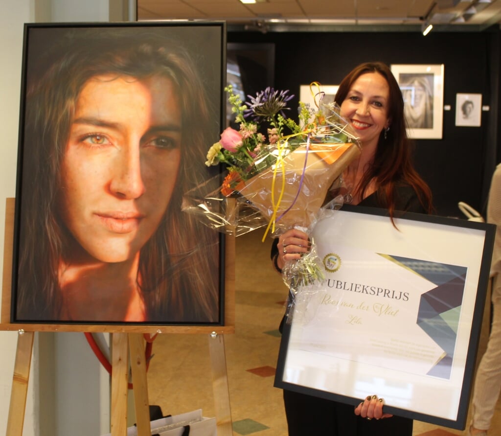 Bijzondere erkenning voor winnares van de Good Looking Publieksprijs, Roos van der Vliet. Foto: PR