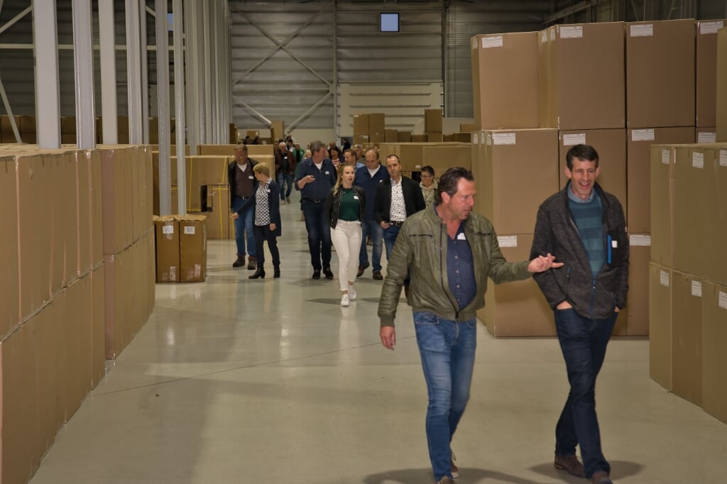 Leden van Bedrijven Kring Bronckhorst op bezoek bij Lenselink Furniture in Zelhem. Foto: Kreunen Multimedia