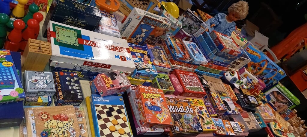 Grote rommelmarkt winkelverkoop
