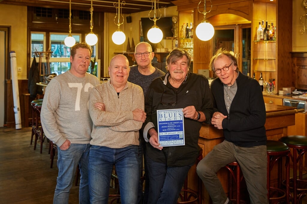 Organisatie Westendorp Bluesnight (vlnr Dennis Vieberink, Gert Lovink, Han Nijman, Chris Snijders en Henk Beunk) 