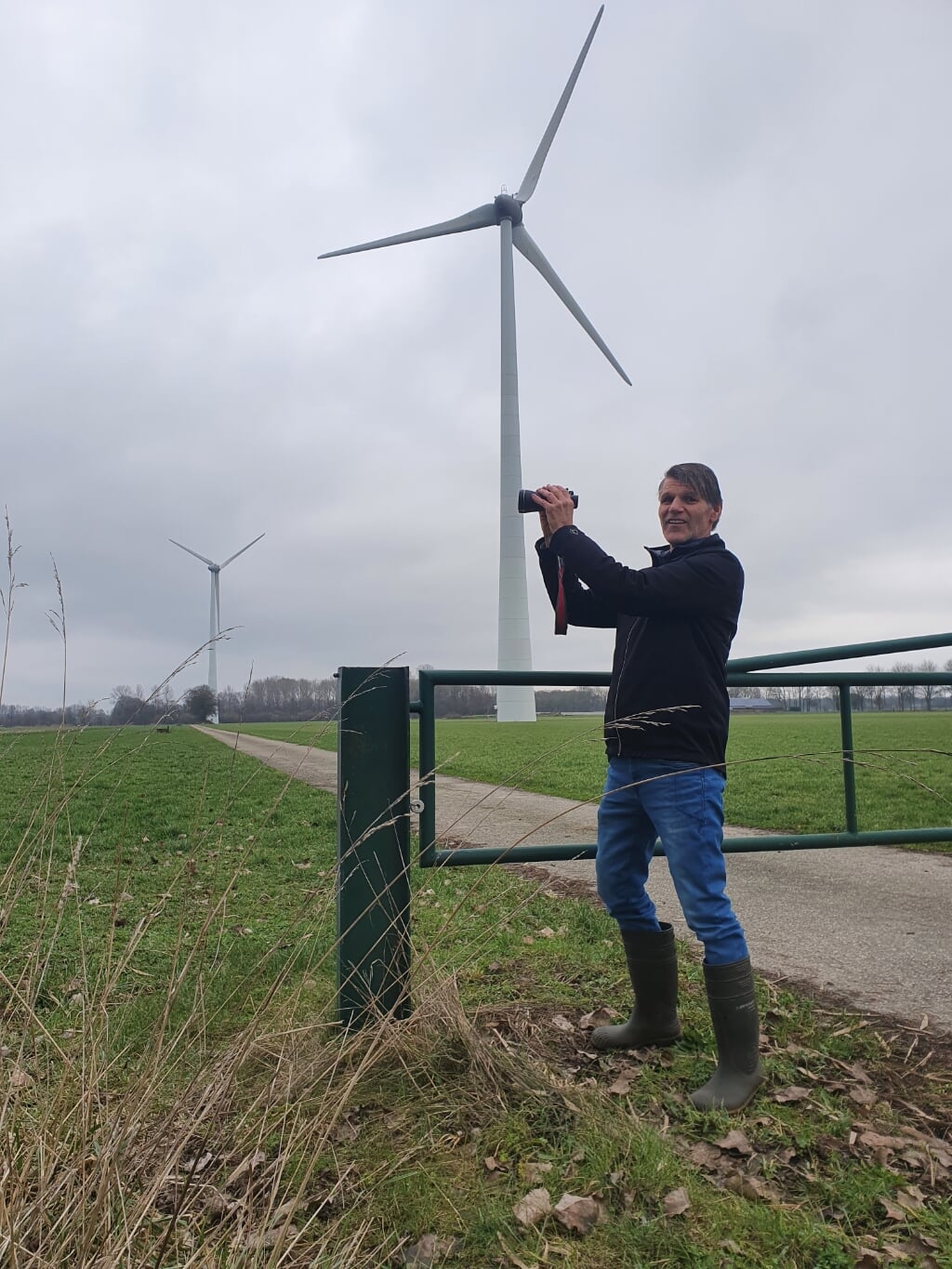 Weidevogel-vrijwilliger Frans Bouwhuis maakt zich zorgen over plannen voor windmolens nabij het Beltrumseveld. Foto: PR