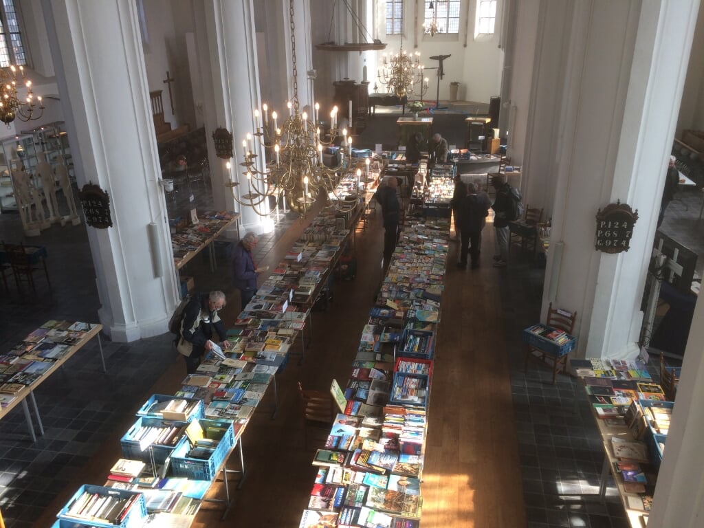 De boeken- en platenmarkt in de Catharinakerk. Foto: PR