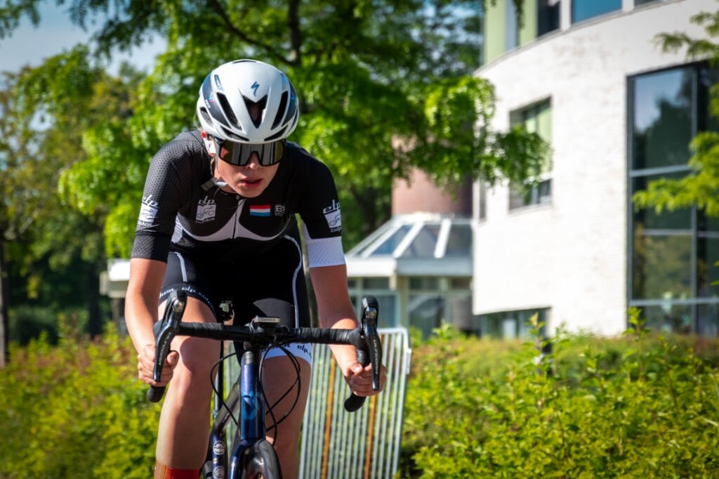 Wielrenster Eline Jansen uit het Gelderse Hengelo vormt dit jaar het pr-gezicht van de Ronde van Zutphen die voor het eerst ook een officiële dameswedstrijd kent. Foto: Flavio Maretti