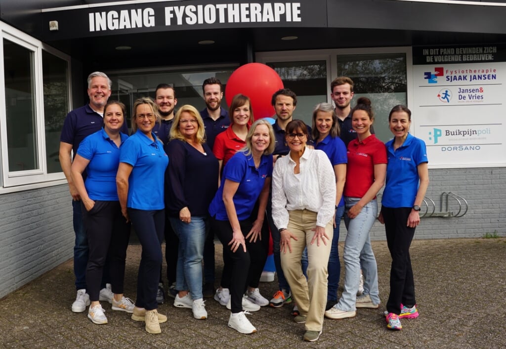 Het team van Fysiotherapie Sjaak Jansen. Foto: PR
