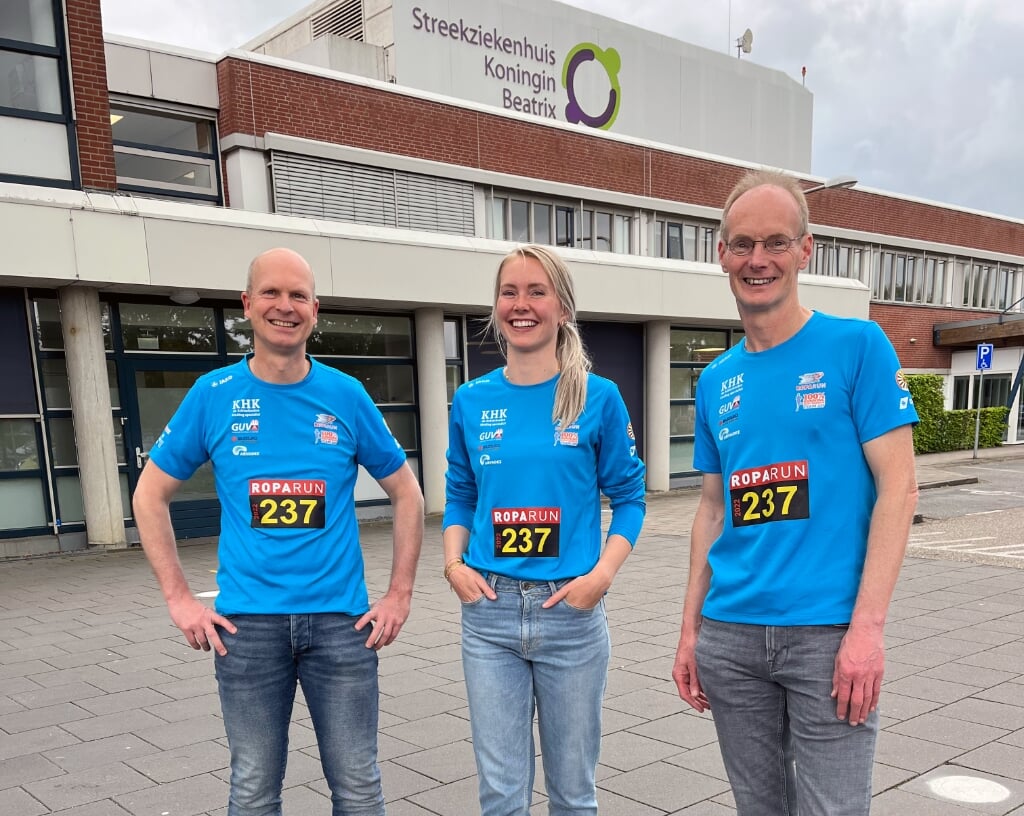 Teamleden Roparunteam 100% Running Winterswijk voor het SKB. Foto: PR