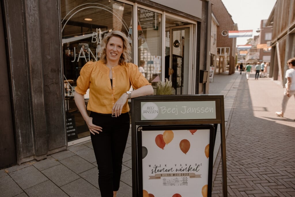 Marian Bekkers is eigenares van het bedrijf Kooplust in Brabant waarmee zij al elf jaar advies geeft aan lokale winkeliers hoe zij meer klanten kunnen trekken en meer producten kunnen verkopen. Foto: Jamie de Leeuw Fotografie