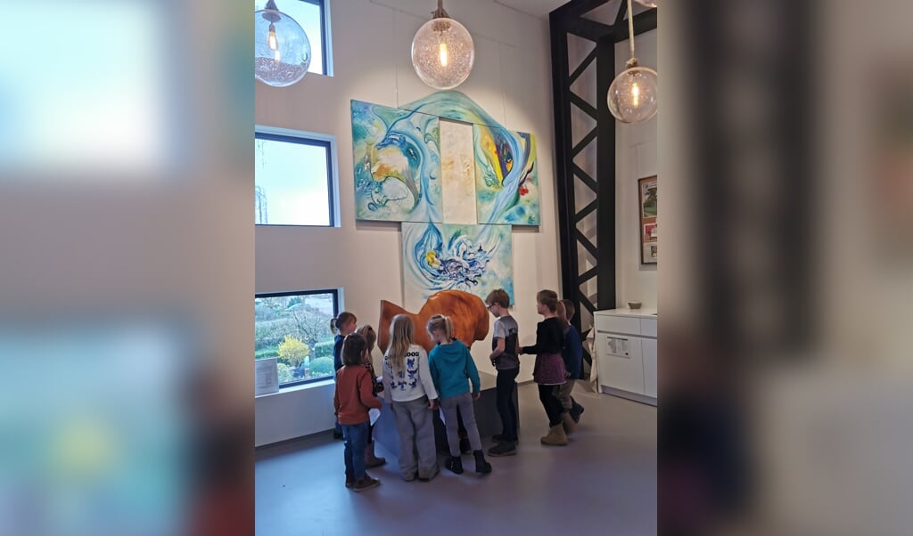 De kinderen bezochten de tentoonstelling ‘Bomen over Bomen' in museum Staal. Foto: PR