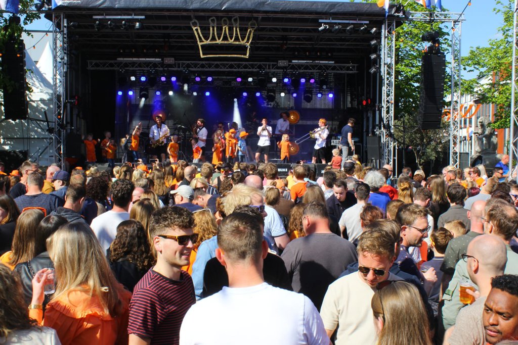 Muziekoptredens maken een groot deel uit van Koningsdag in Lichtenvoorde. Foto: PR Comité Orange Lichtenvoorde