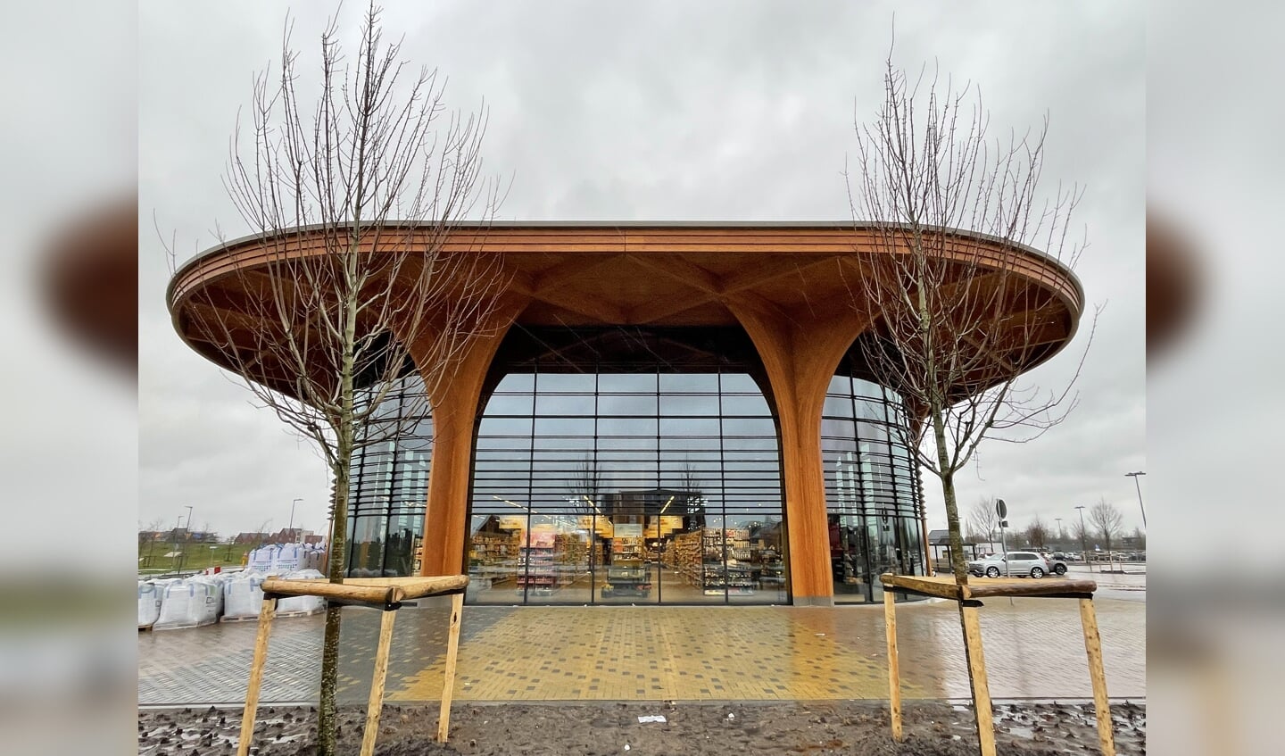 Vomar Voordeelmarkt in Heerhugowaard (De Draai)Winkelvloeroppervlak: 1.400 m²Directe concurrenten: DekaMarkt, Jumbo, AldiPrimaire marktgebied: 3.200 inwoners (nog groeiend)