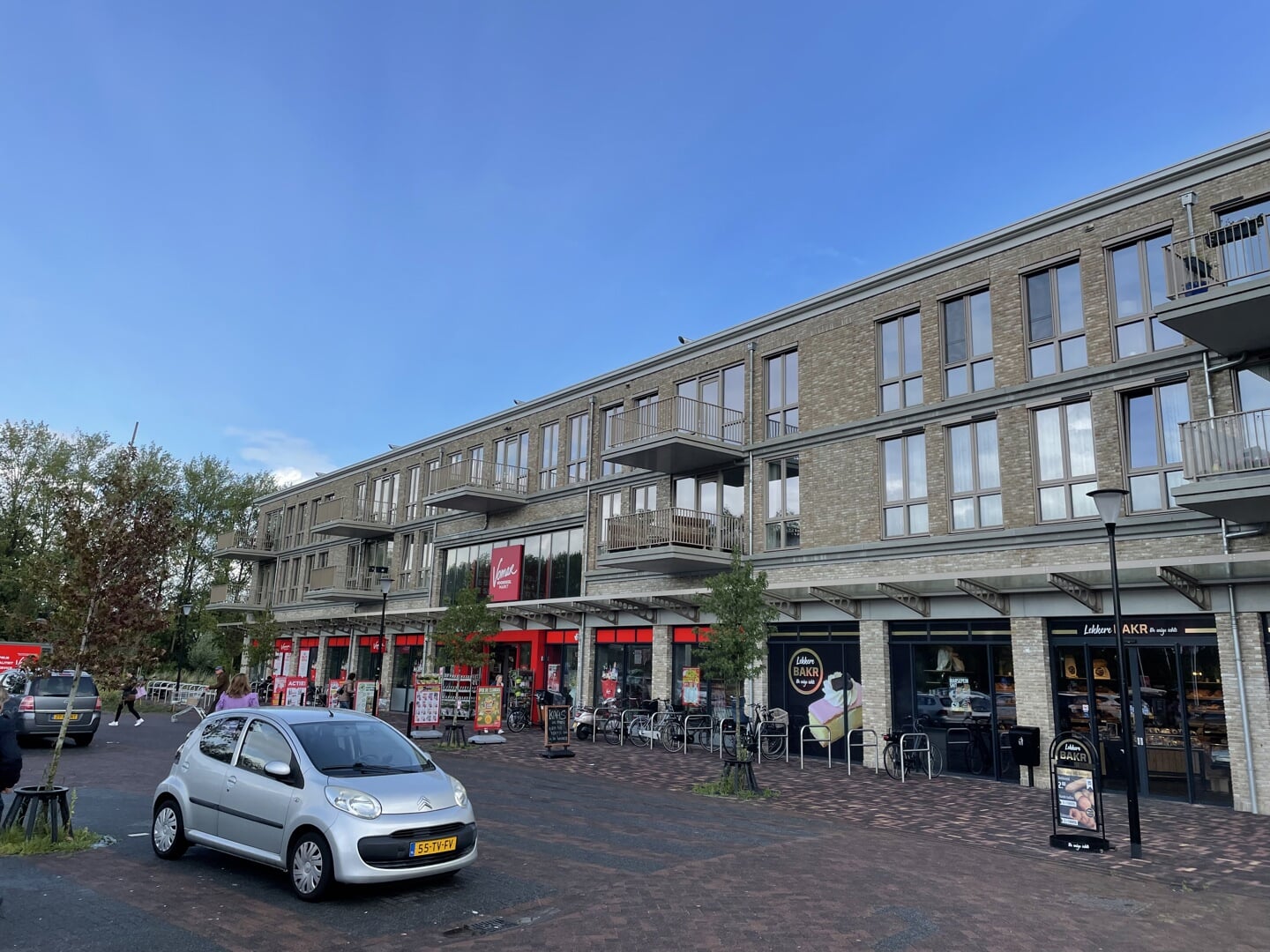 Jumbo Foodmarkt in Naaldwijk (Edward Koornneef)Winkelvloeroppervlak: 3.200 m²Directe concurrenten: Albert Heijn en DirkPrimair marktgebied: > 10.000 inwoners