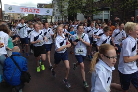 Op zondag 19 april is de start en finish van de MaalwaterRun&Walk voor de tweede keer op het Stationsplein in Heiloo.