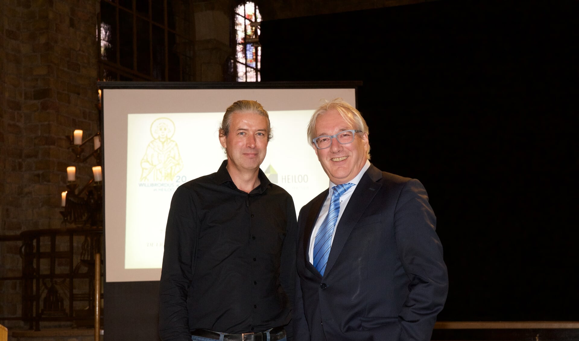 Drs. René de Kam en burgemeester Hans Romeyn in de Cultuurkoepel bij aanvang van de eerste jaarlijkse Landgoed Willibrordus Lezing