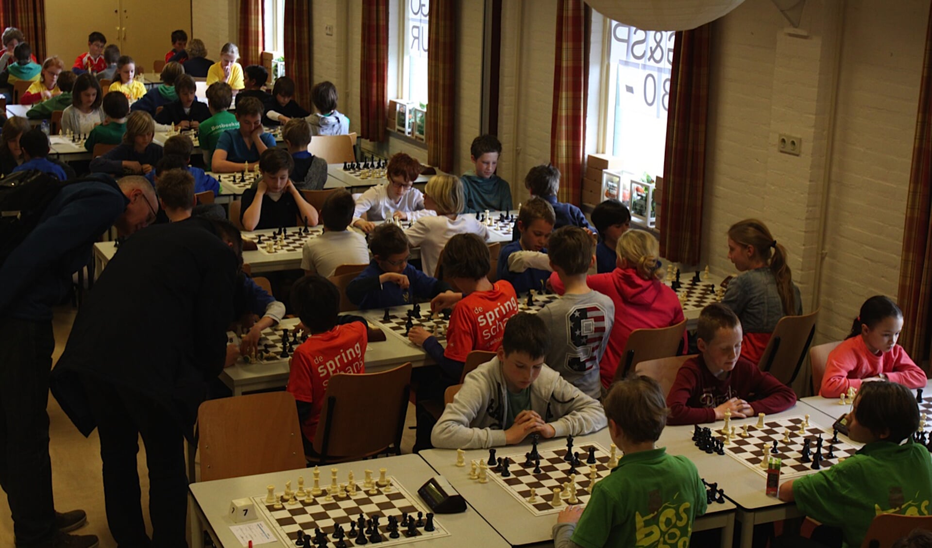 Zaterdag 28 maart werd in Krommenie een kampioenschap schoolschaken gehouden, waaraan leerlingen van de Springschans meededen, samen met de kampioenen uit een kleine dertig andere plaatsen in Noord-Holland.