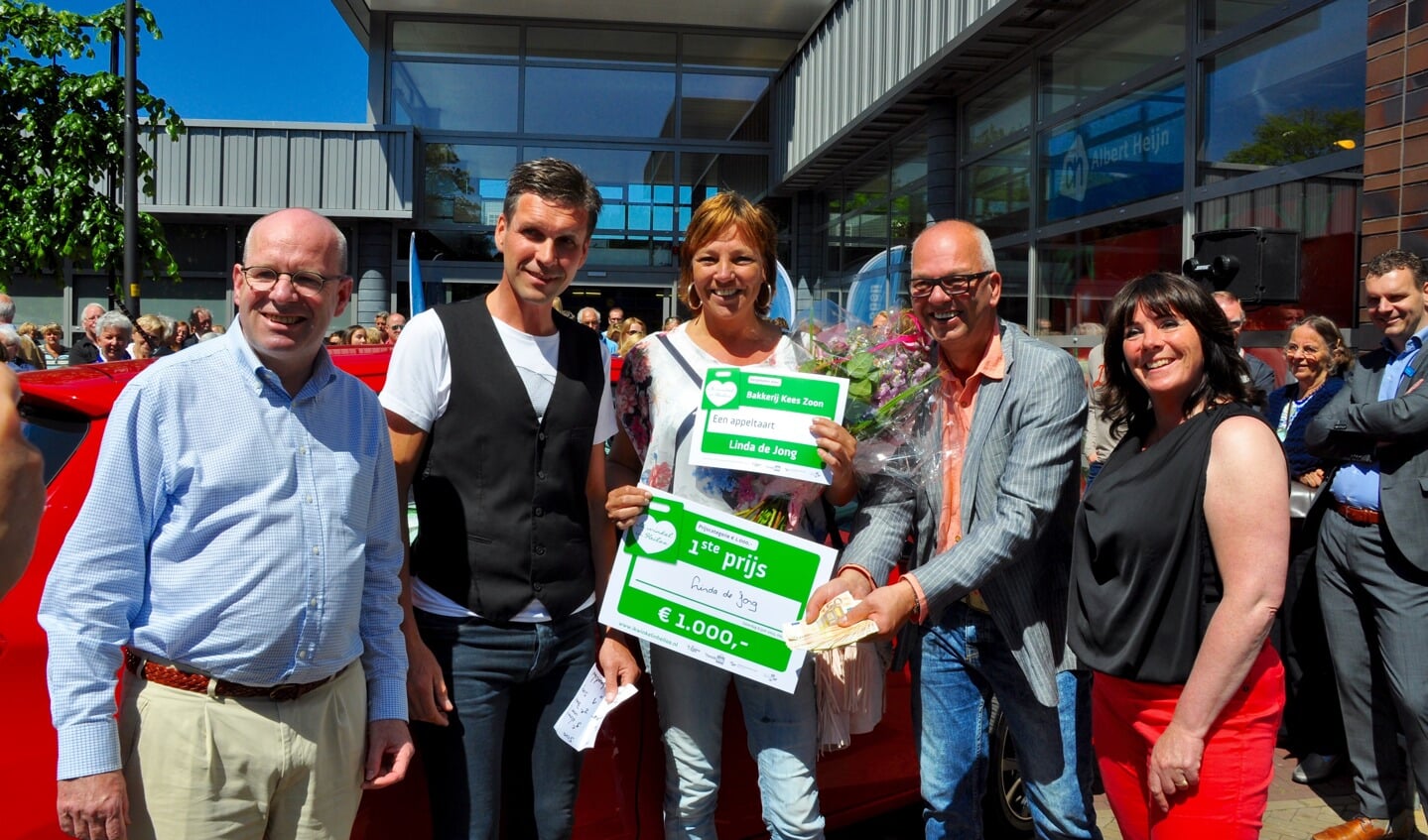 Linda de Jong won 1000 euro contant.