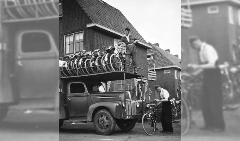 Bovenop vrachtwagen: Rob (Cornelis) de Wit