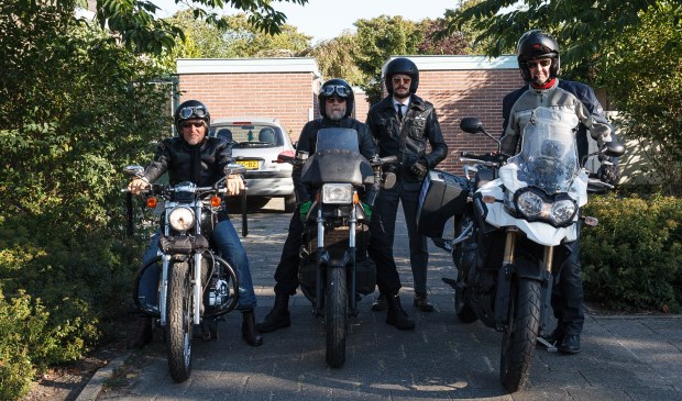 De heren klaar voor de 'ride'.