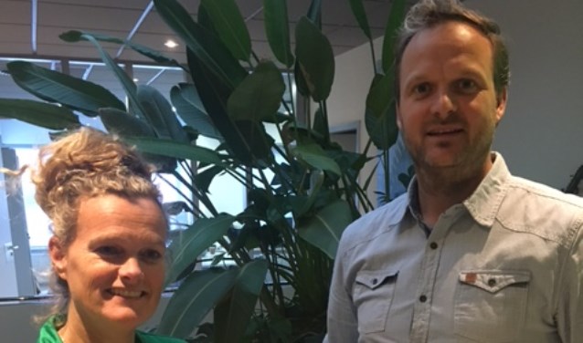 Stichting Kees ontvangt cheque van garage Zander