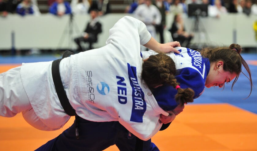 Jasmijn Lesterhuis scoort binnen 7 seconden tegen Julia Dijkstra van Topjudo Heerenveen 
