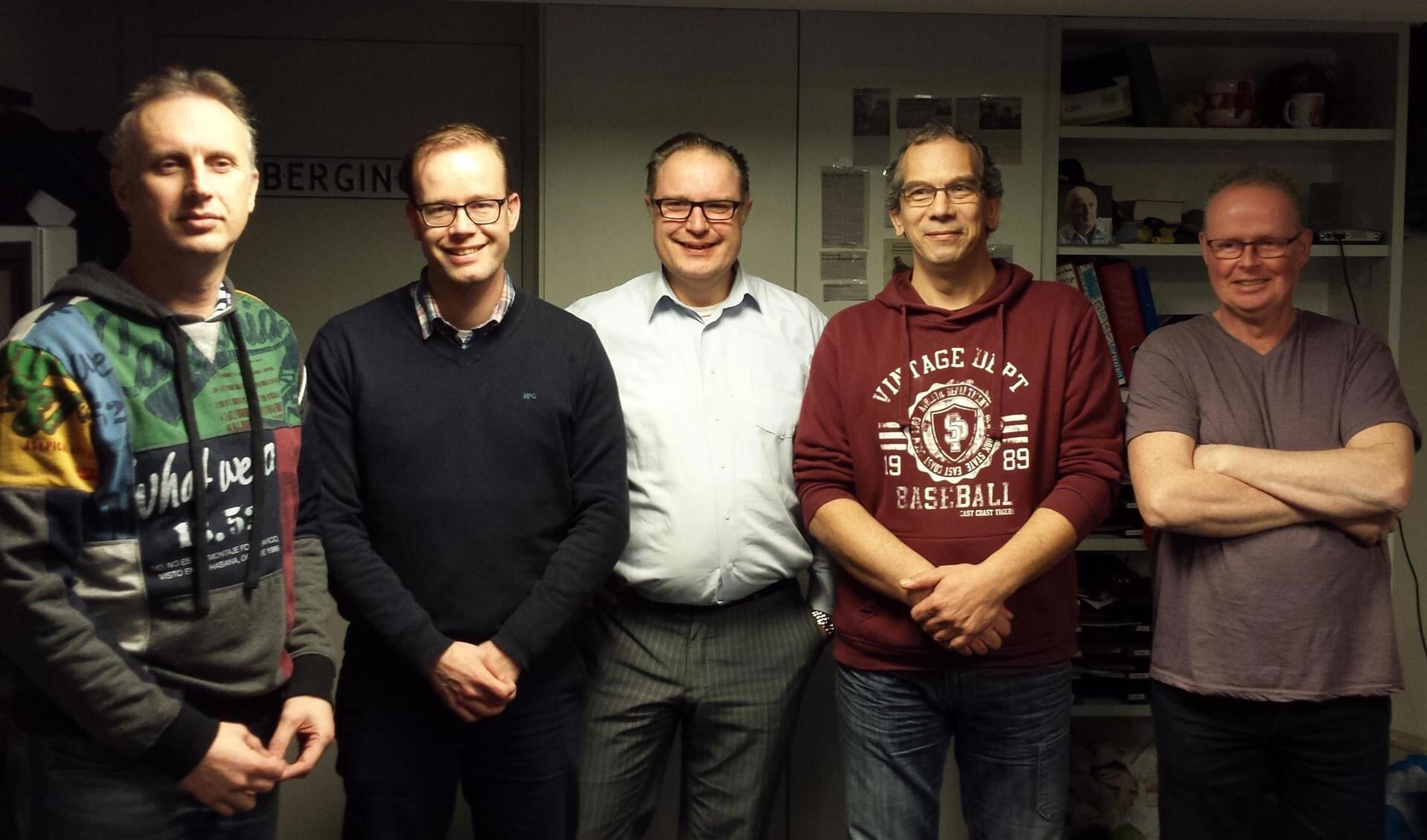 Geert Bouman (BE@TFM Heiloo), Sander Verschoor (Omroep Castricum), Ron Bulters (RTV80), Richard Schmitt en Eduard Hoekmeijer (OSU Radio)