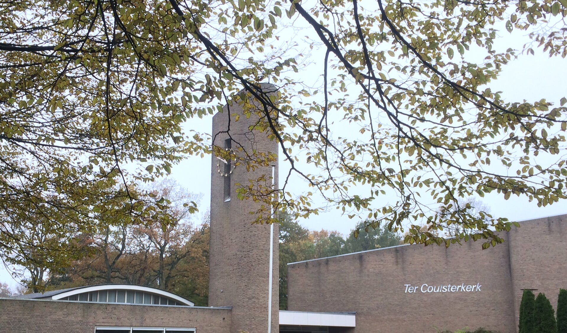 De Ter Coulsterkerk aan de Holleweg.