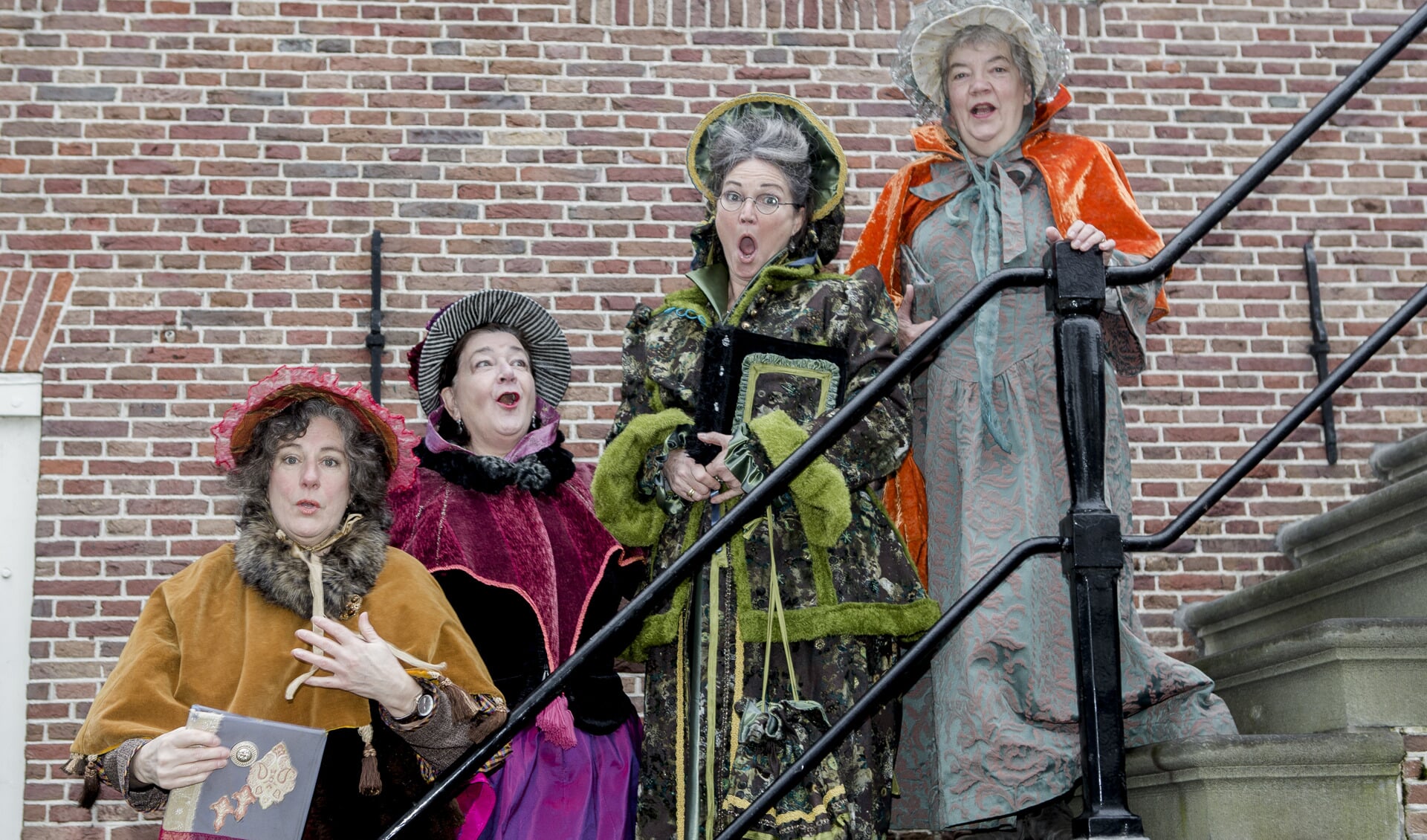 Dickens' Sisters Heleen Brondijk, Hetty Spaanderman, Jessica van Yperen en Anja Kollaard 