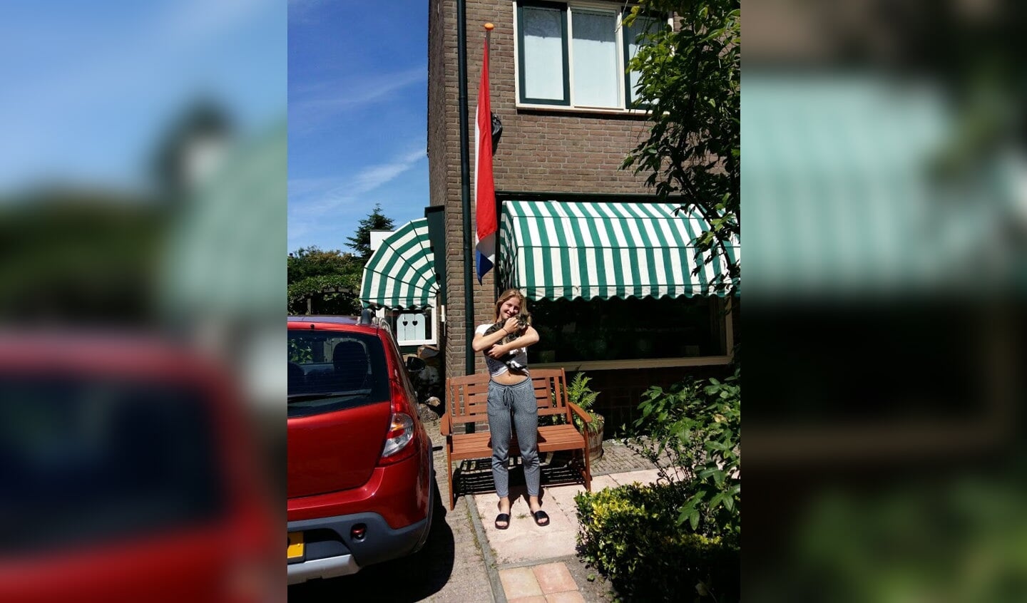 Melissa Out is met vlag en wimpel geslaagd voor het
Jac p Thijsse College in Castricum (HAVO). Ze gaat naar InHolland Alkmaar (opleiding MWD).