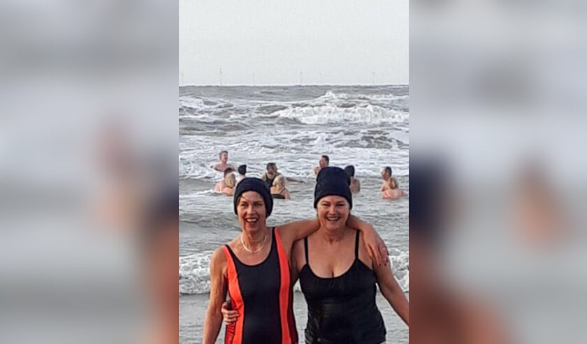 "Best lekker in de zee bij Castricum!"