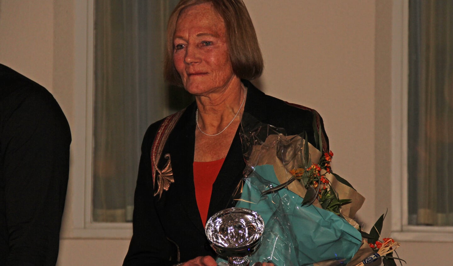 Sportvrouw werd Anneke Jelsema de Jong (Nederlandskampioen tennis dames 70+).