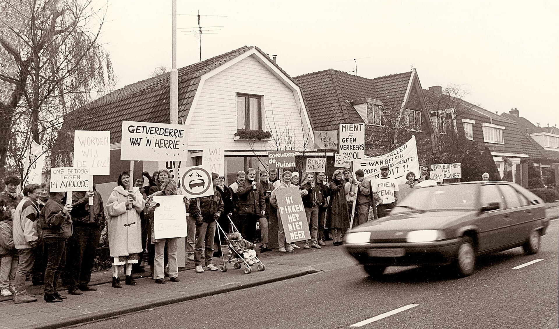 1993, Ruiterweg. Protest tegen verkeersplannen in het centrum.