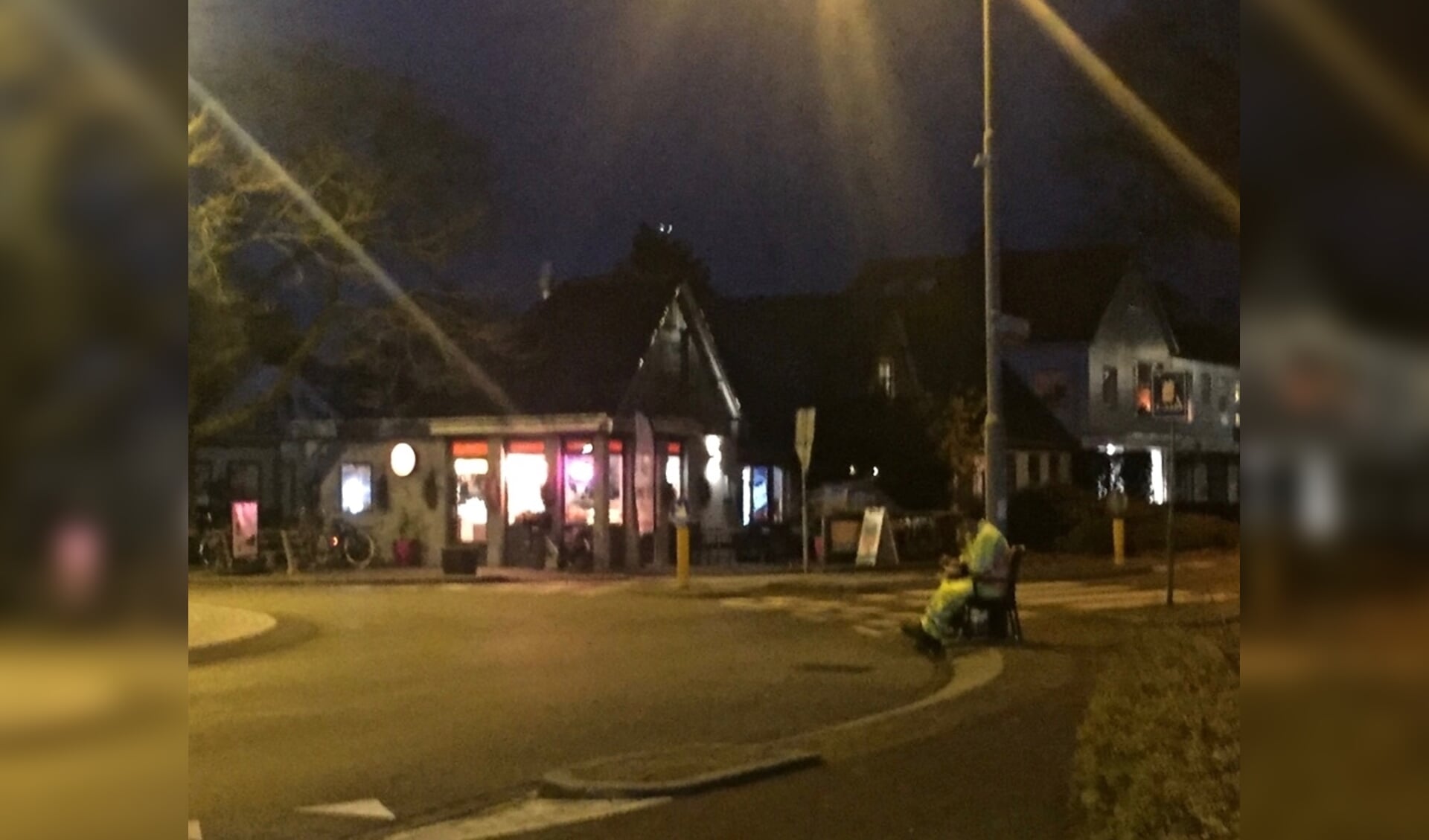 Verkeersregelaar bij rotonde Stationsweg/Heerenweg